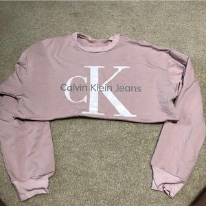 Cropped CK shirt